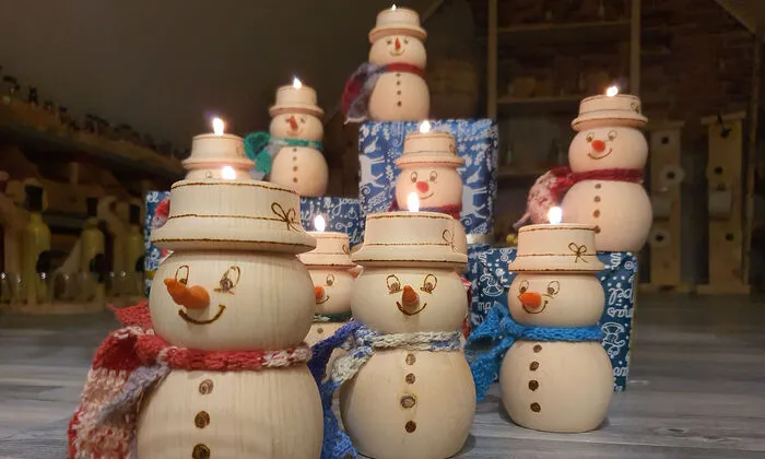 Bei diesen Schneemännern brennt der Hut - jeweils 29 Euro