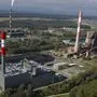Das alte Mellacher Fernheizkraftwerk (rechts) ist stillgelegt, das moderne Gaskraftwerk (vorne links) produziert derzeit nur Strom zur Netzstützung