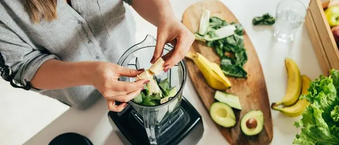 Saft und Smoothies sollten nicht als Durstlöscher, sondern als kleine Mahlzeit betrachtet werden.