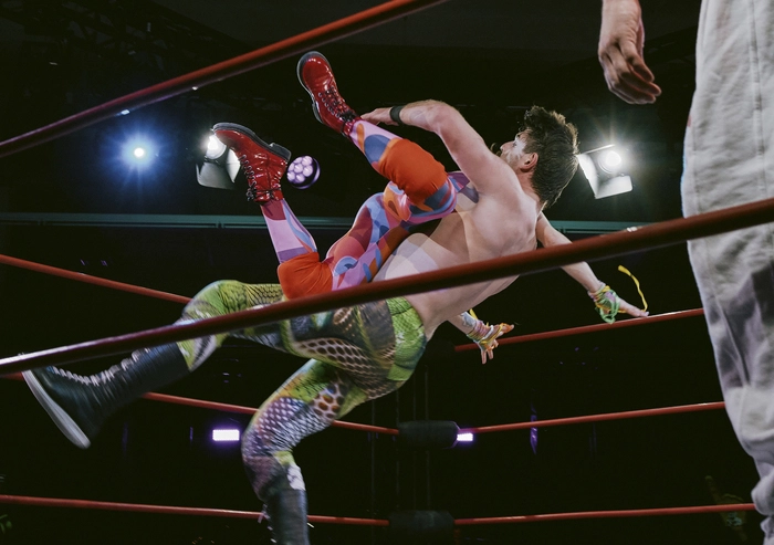 Julian Warner verbindet bei „Paradise Lost: Dieser Kampf ist kein Zeichen“ Wrestling, Konzert und Storytelling