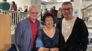 Peter Töglhofer (Kicherer, Technik), Elisabeth Weirer und Peter Leitenbauer von der Theatergruppe Birkfeld