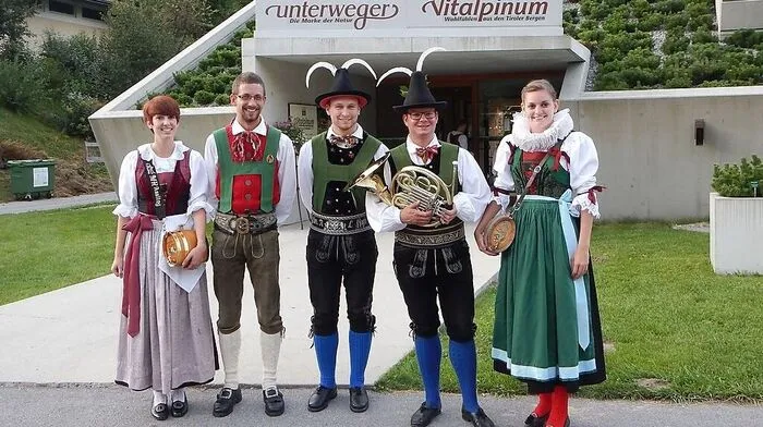 Die Musiker Johanna Unterweger, Gerhard Pitterle, Raphael Lukasser, Christoph Fuetsch und Eva Wilhelmer