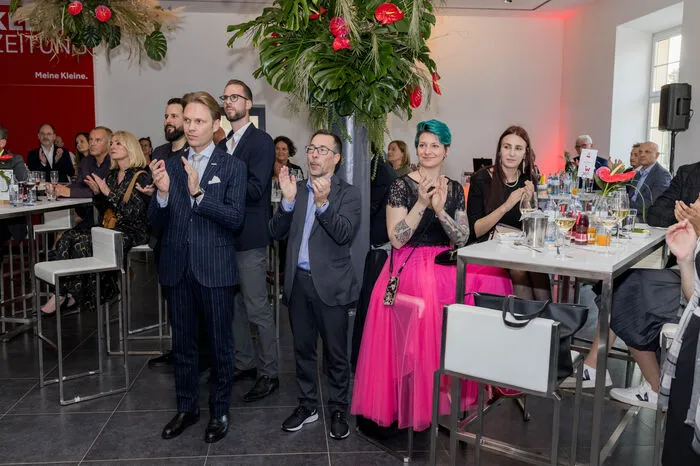 Bei vollem Haus wartete man gespannt auf die Präsentation der Siegerinnen und Sieger in den sechs verschiedenen Kategorien - ein Abend voll Emotionen und Freude.