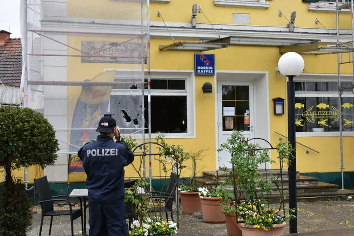 Eine heftige Gasexplosion in einem Gasthaus erschütterte das Ortszentrum von Gamlitz. Drei Personen wurden dabei teils schwer verletzt. 