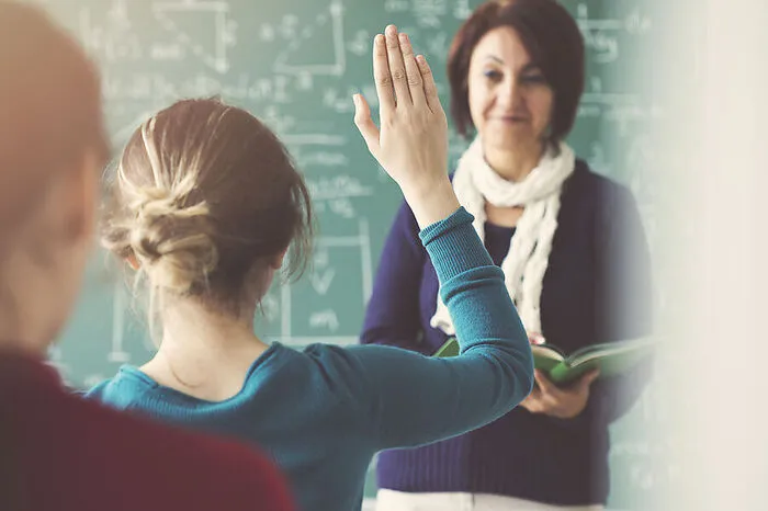 4. Juli: Gerüchte um Konflikt: Lehrerinnen verlassen die Volksschule Großwilfersdorf Wilde Gerüchte um die Volksschule Großwilfersdorf: Alle fünf Lehrerinnen sollen um Versetzung angesucht haben. Außerdem ist die Schule im nächsten Jahr nur mehr zweiklassig. Mehr dazu.