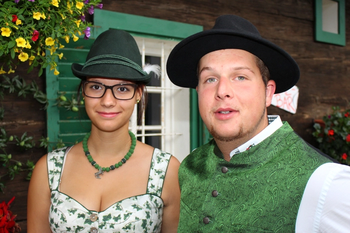 Neben kulinarischen Schmankerln aus der Region und erlesenen Weinen aus dem eigenen Weingarten sorgten die Musiker der Gruppe "Die Ligister" für Schwung und beste Stimmung bei den Gästen.
