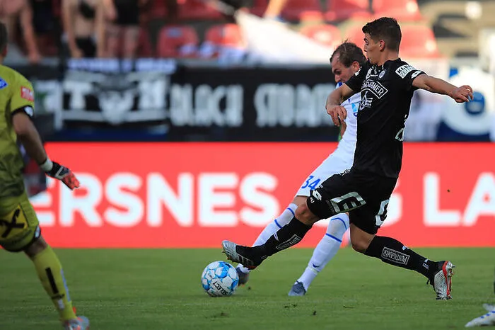 ... und muss vor dem Rückspiel eine Woche später um den Aufstieg in die dritte Qualifikationsrunde der Europa League zittern.