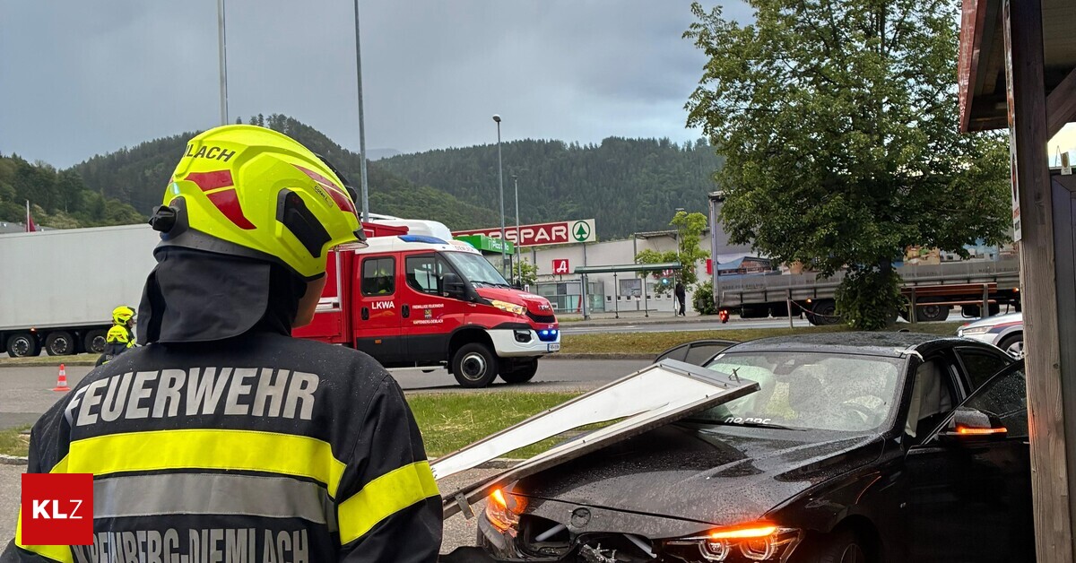 Kapfenberg-Auto-krachte-in-Waschanlag-Lenker-verletzt