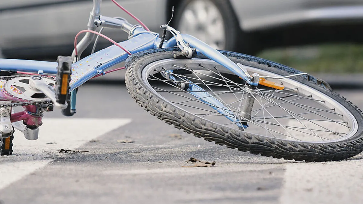 Sogenanntes Windschattenfahren auf öffentlichen Straßen hat bei einem Unfall Auswirkungen aufs Schmerzensgeld...