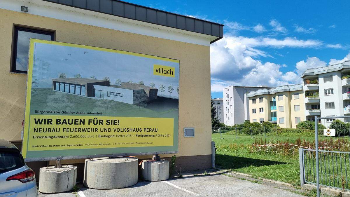 Im August soll im Stadteil Peraus das alte Volkshaus abgerissen werden