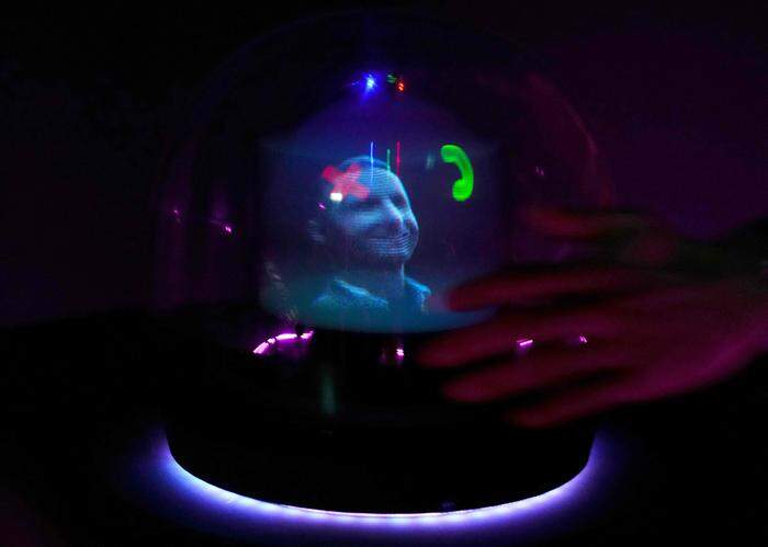 „Concept T“: Die Deutsche Telekom überlegt sich, wie Router künftig aussehen könnten, und projiziert Hologramme der Anrufenden in die futuristische Kugel 
