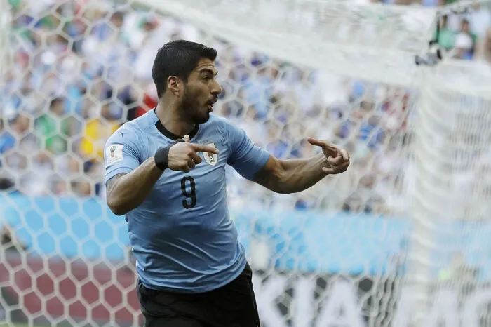 Trotzdem konnten sie Luis Suarez, der das 1:0 für die Südamerikaner erzielte, nicht stoppen.