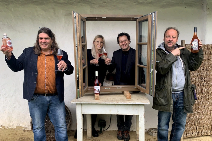 ...Katzbeck-GF Daniela Katzbeck und Vereinsobmann Bernhard Pranger an.