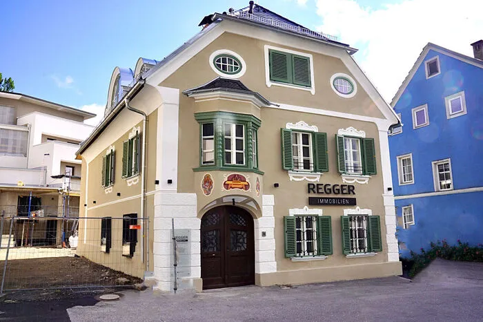 Wohnhaus und Tischlerei wurden als Ensemble unter Denkmalschutz gestellt. Ursprünglich sollten die Häuser abgerissen werden, engagierte Bürger setzten sich für den Erhalt ein.