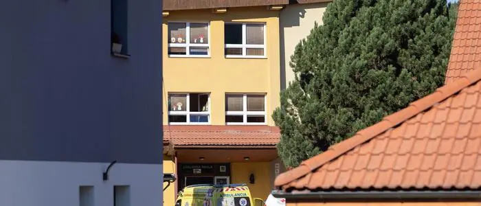 Der Angriff ereignete sich in der Grund- und Mittelschule in Staskov