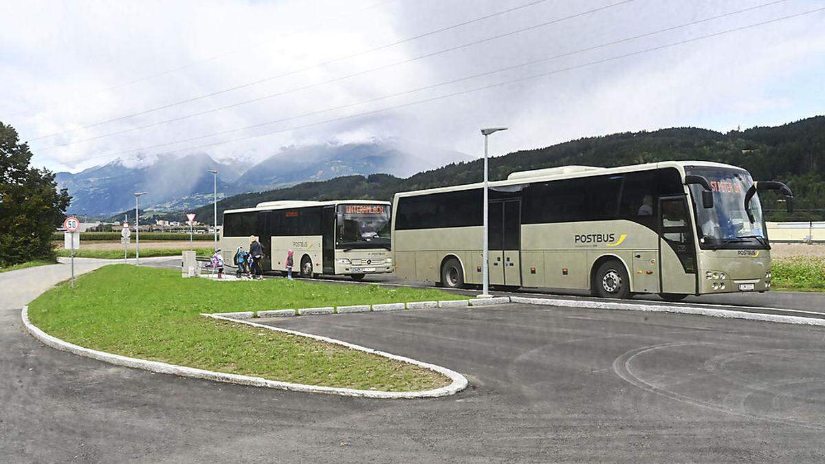 Die neue Bushaltestelle in St. Peter bei Spittal zum Umsteigen