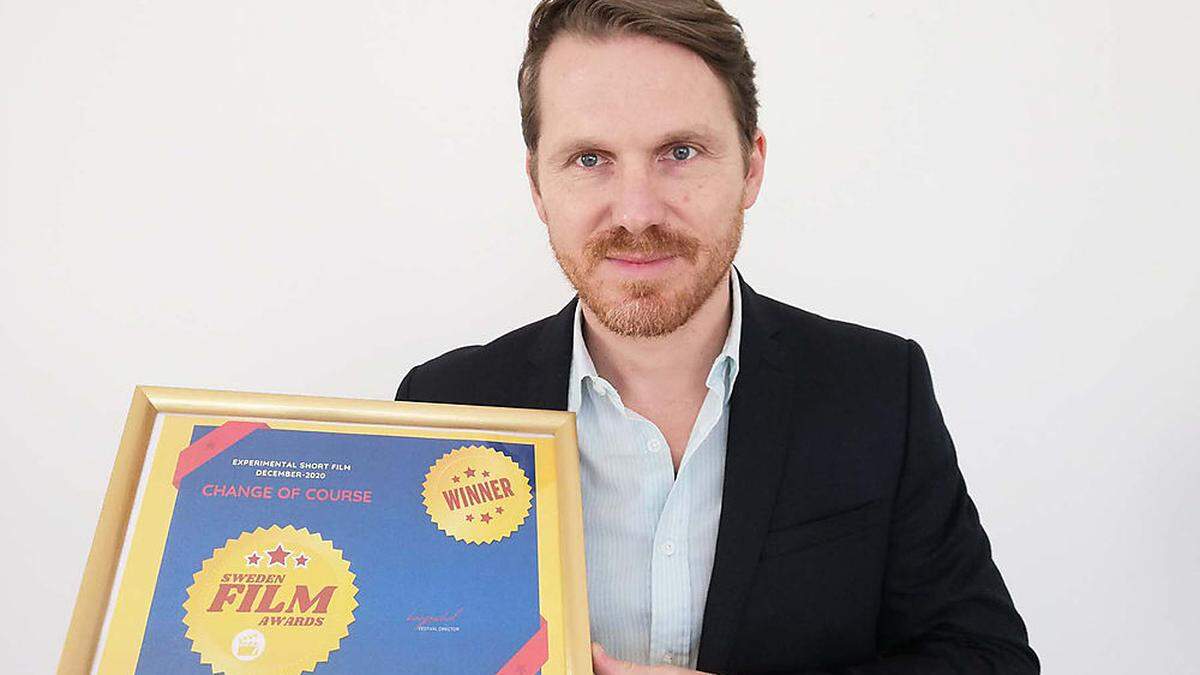 Andreas Ortner mit dem Award vom Experimental-Kurzfilmfestival in Schweden