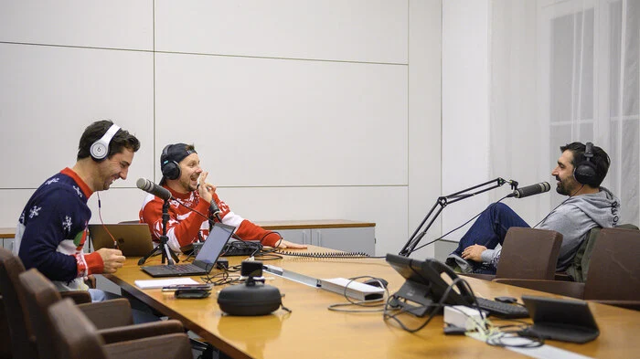 Martin Quendler, Stefan Jäger und Gert Prohaska bei der Podcast-Aufnahme. Sie erfolgte unter Einhaltung der 2G-Regel.