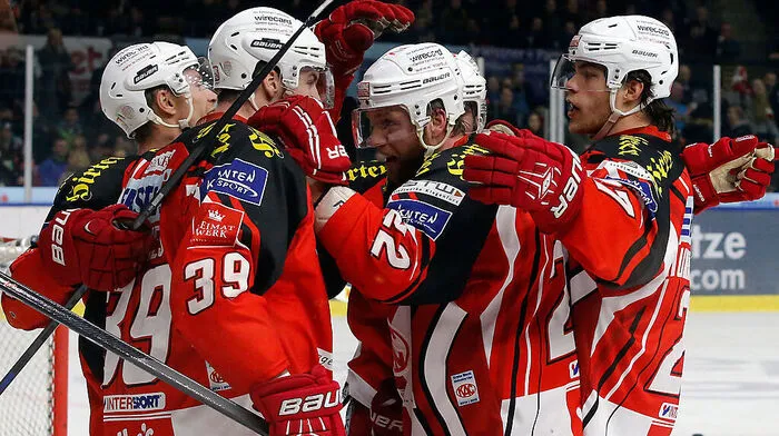 Die Rotjacken bewiesen beim vorentscheidenden Duell in Graz Moral und konnten am Ende jubeln
