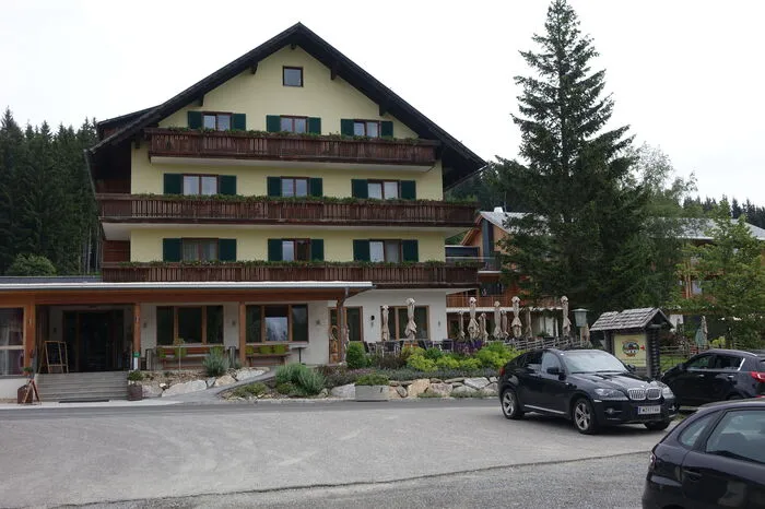 Der größte Wirtschaftsbetrieb in der Pfarre Heilbrunn: das Naturparkhotel Bauernhofer auf der Brandlucken