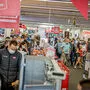 Ansturm bei der Ladenöffnung Media Markt Klagenfurt