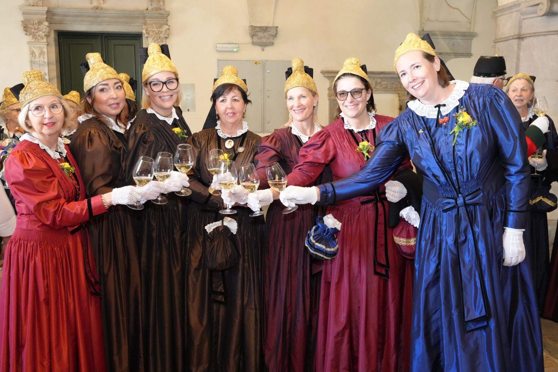 Bürger- und Goldhaubenfrauen : Eine goldige Feier zum 110-Jahr-Jubiläum in Spittal