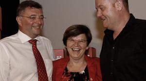 Stand Dienstag holt Birgit Sandler (im Bild mit Jörg Leichtfried und Mario Lindner) das zweite Grundmandat im Wahlkreis Obersteiermark. Ob das am Donnerstag noch so ist, hängt von den restlichen Wahlkarten ab.