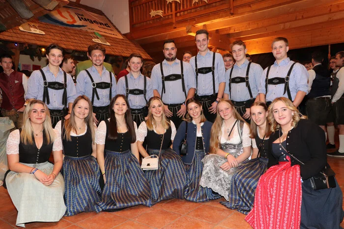 Den Auftanz i machte die LJ Glödnitz mit Obmann Thomas Feichtinger und Leiterin Nina Rieser.