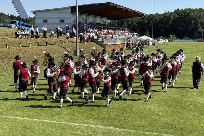 Neun Musikkapellen traten im Kräuterdorfstadion zur Marschwertung an 