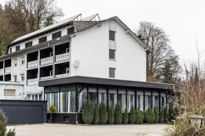 Das Hotel an der Krumpendorfer Hauptstraße wird als Ganzjahresbetrieb geführt, steht aber jetzt zum Verkauf