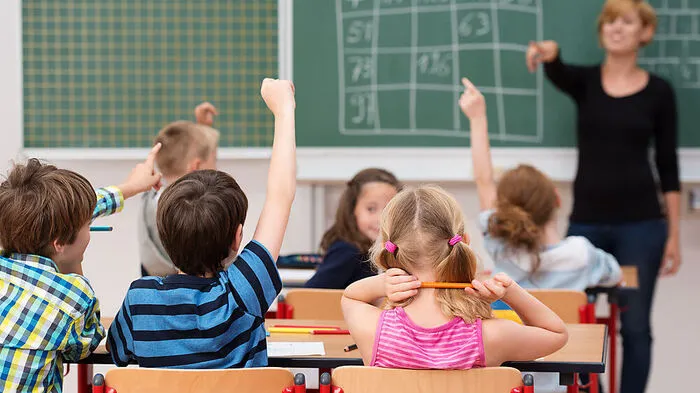 Künftig sitzen zwei Schulstufen in einer Klasse (Archivbild)