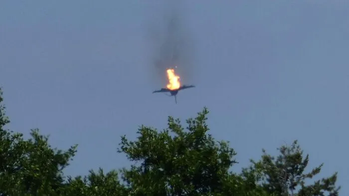 Bei dem Unglück starb ein Pilot, einer überlebte.