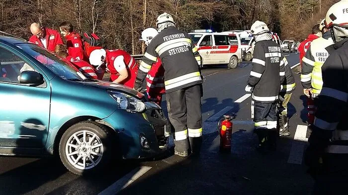 Rotes Kreuz und Feuerwehr im Einsatz