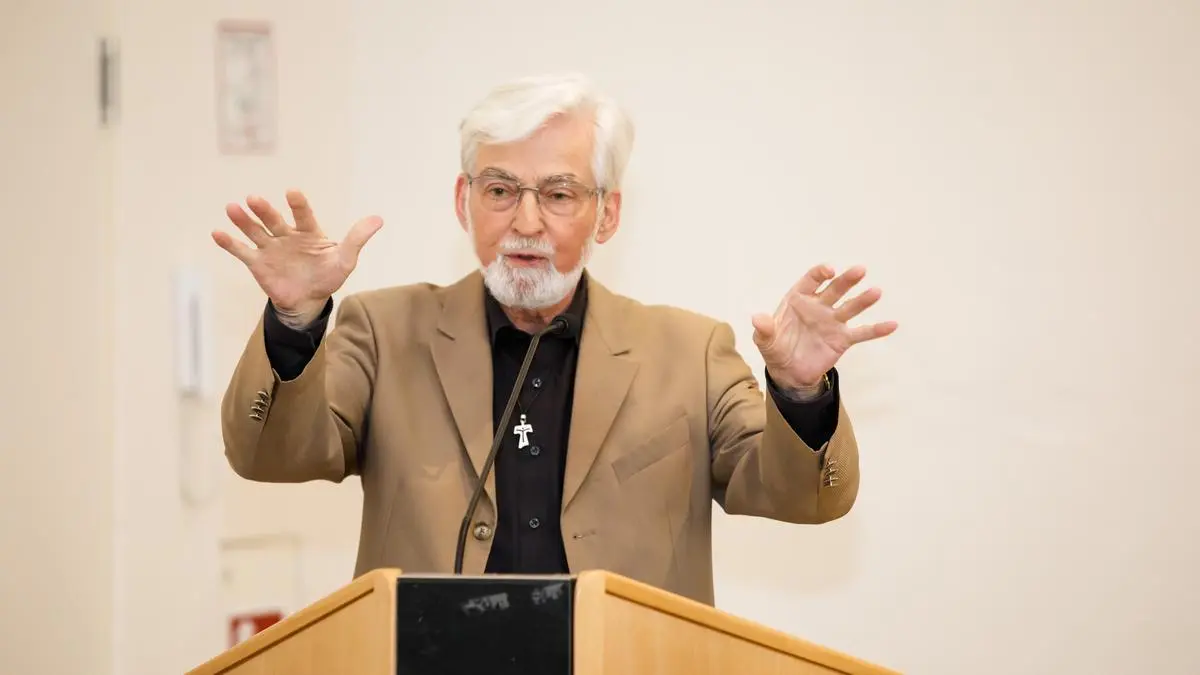 Wolfgang Fank wurde am 18. Mai 1943 geboren