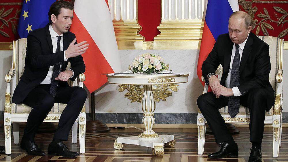 Sebastian Kurz mit Wladimir Putin in St. Petersburg