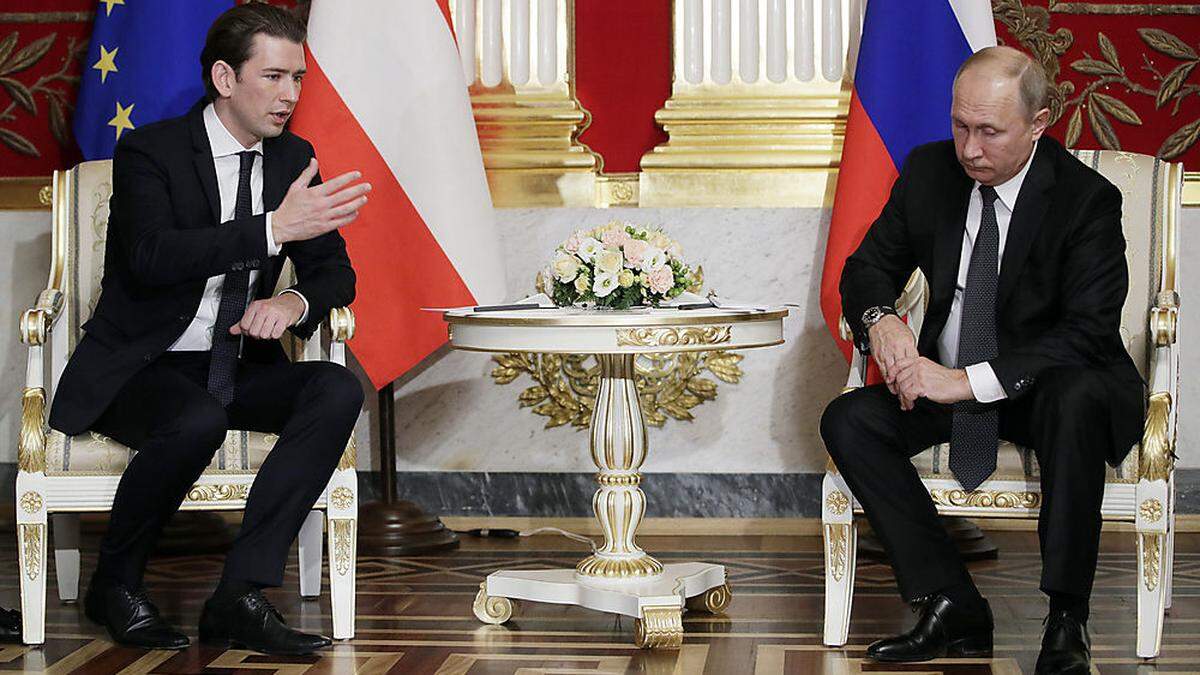 Sebastian Kurz mit Wladimir Putin in St. Petersburg