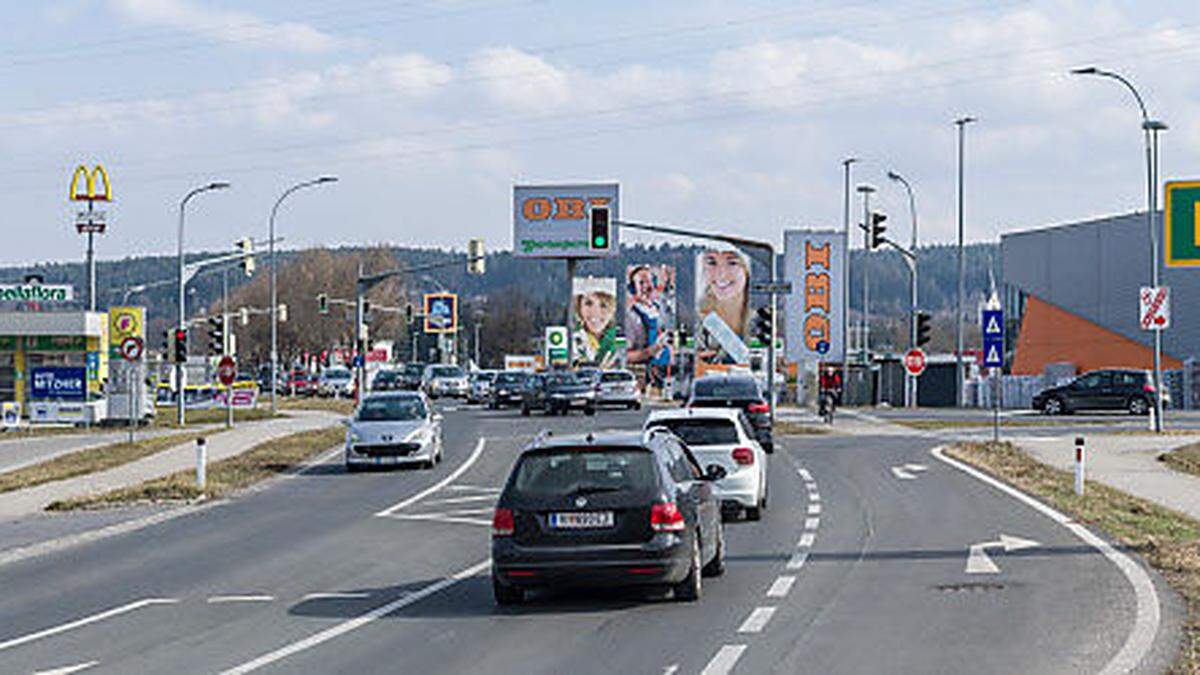 Vor allem in den Morgenstunden kommt es in der Maria-Gailer-Straße immer wieder zu Stau