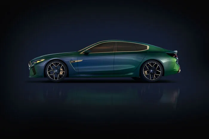 Ein langer Radstand, eine lange Motorhaube, die fließende Dachlinie und das kurze Heck zeichnen eine elegant-sportliche Coupé-Silhouette. Als echter Vertreter der M GmbH hat die Studie ein Dach aus CFK.