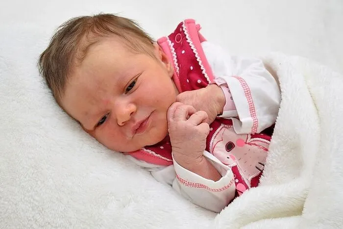 Elina (3242 g, 48 cm) machte am 14. Jänner um 13.25 Uhr im LKH Villach ihren ersten Schrei. Leben wird sie mit ihren Eltern Katrin und Markus Painter-Schmid in St. Jakob im Rosental.