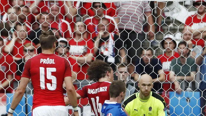 Österreich traf bei der Fußball-Europameisterschaft in Frankreich im dritten Gruppenspiel auf Island. Klicken Sie sich durch die besten Bilder der Partie!