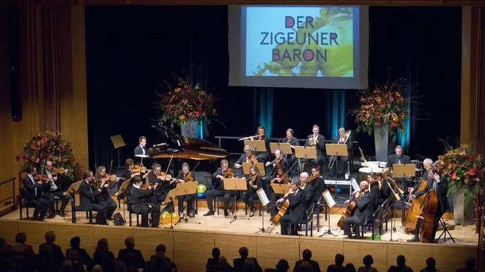 Das Kulturhaus war beim Silvesterkonzert des Kammerorchesters Accento und das Accento Juniororchesters ausverkauft.