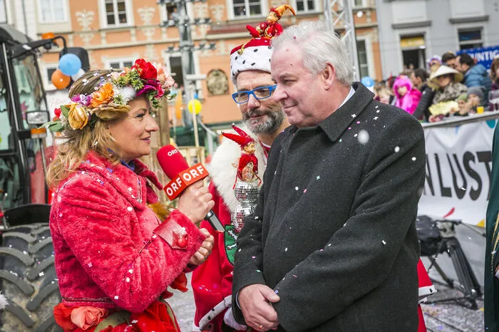 Als Landeshauptmann „verkleidete“ sich der quasi der erst 16-jährige Hermann Schützenhöfer. Er feierte seinen Ehrentag, obwohl er am 29. Februar und damit nur in Schaltjahren Geburtstag hat.