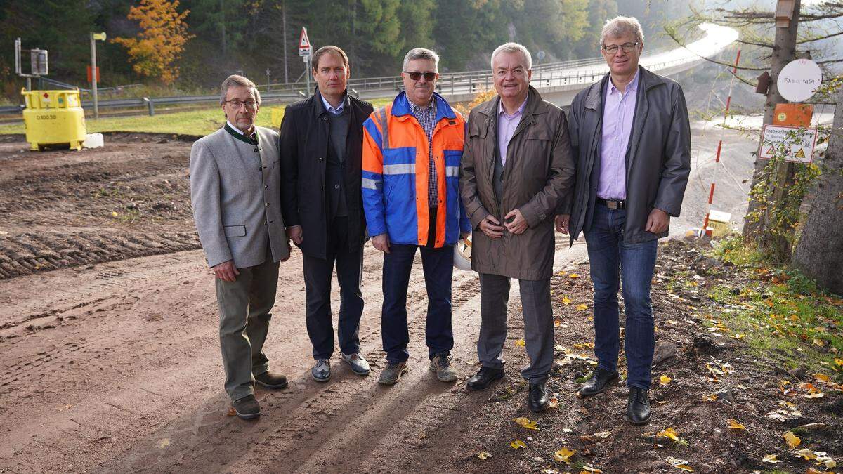 Hans Peter Iraschko, Vzbgm. Eisenerz, Bernd Pitner, Baubezirksleitung Obersteiermark Ost, Josef Pappenreiter von der VA Erzberg, Verkehrslandesrat Anton Lang und Andreas Kammersberger von der A 16