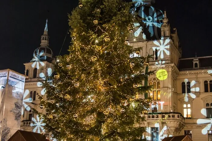 Was für eine Pracht, die Tanne auf dem Grazer Hauptplatz