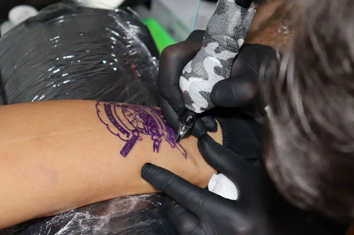 An diese Tage werden sich manche Besucher ewig erinnern - das garantieren auch die frisch gestochenen Tattoos.