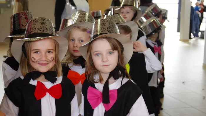 Die Kinder des Pfarrkindergartens bildeten den Auftakt des Faschingstreibens im VAZ Krieglach.