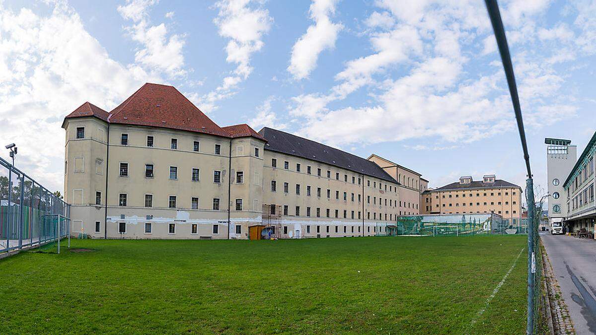 IS-Terrorist blieb hinter Gittern hochaktiv.