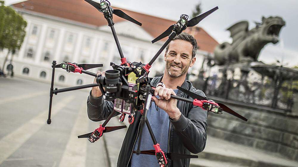 Ingo Dietrich hat die Lizenz für Drohnenaufnahmen im dicht besiedelten Gebiet
