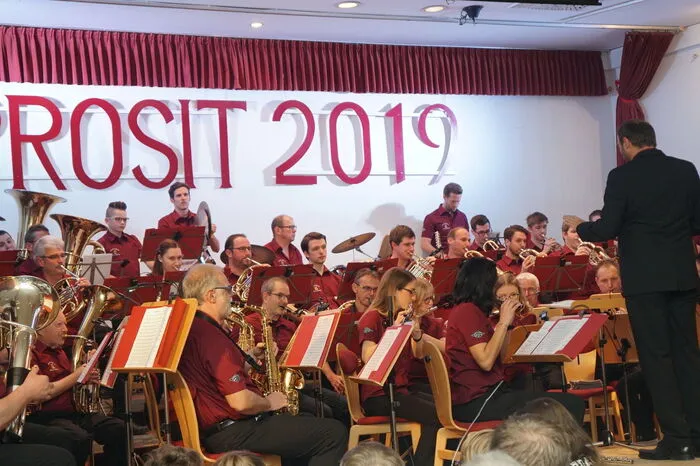Kapellmeister Otmar Lichtenegger stand am Dirigentenpult.