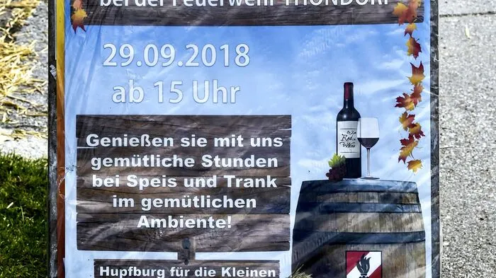 Die Freiwillige Feuerwehr Thondorf hatte zu ihrem 1. Herbstfest am Florianiplatz in Gössendorf geladen und sehr viele Freunde und Unterstützer der Feuerwehr konnte Kommandant Gernot Nahler zu diesen gemütlichen Beisammensein begrüßen
